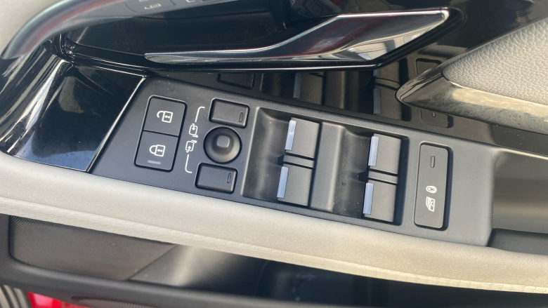 Land Rover Range Rover Evoque 1.5 P300e Evoque Edition 5dr Auto Hatchback